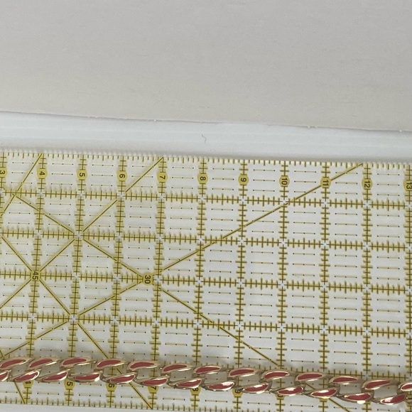 Vintage Gold Tone and red enamel statement chunky chain necklace. Used. - Picture 4 of 6